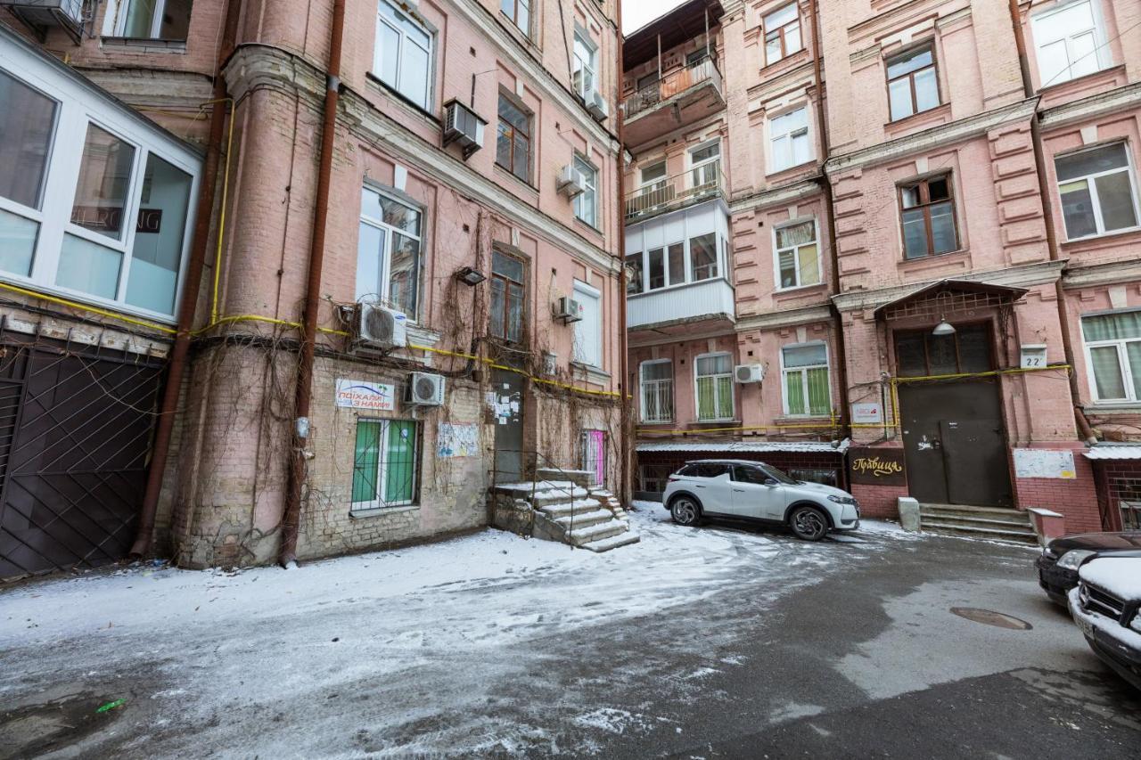 Apartment In The Historic Center Kiev Exteriör bild
