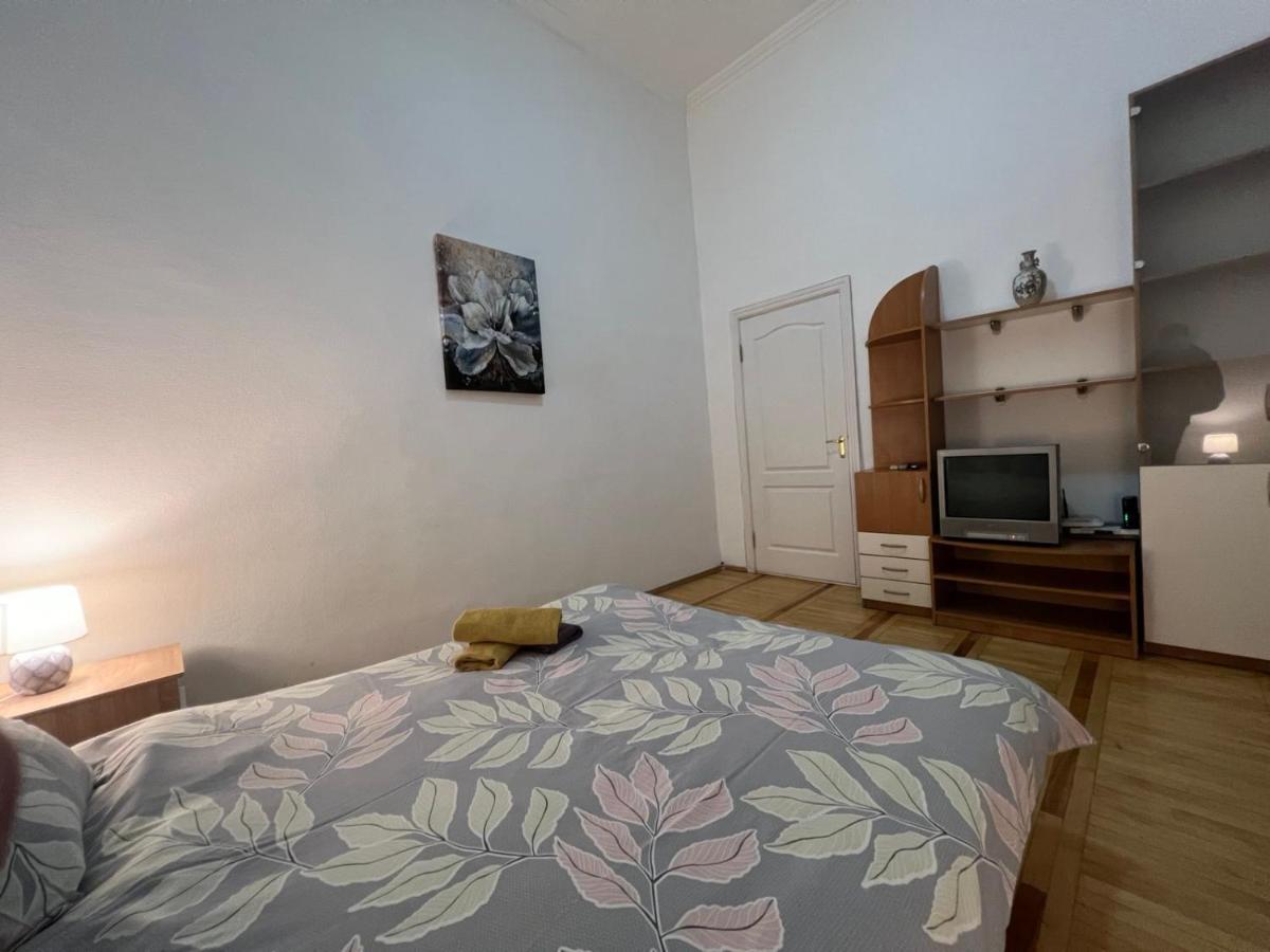 Apartment In The Historic Center Kiev Exteriör bild